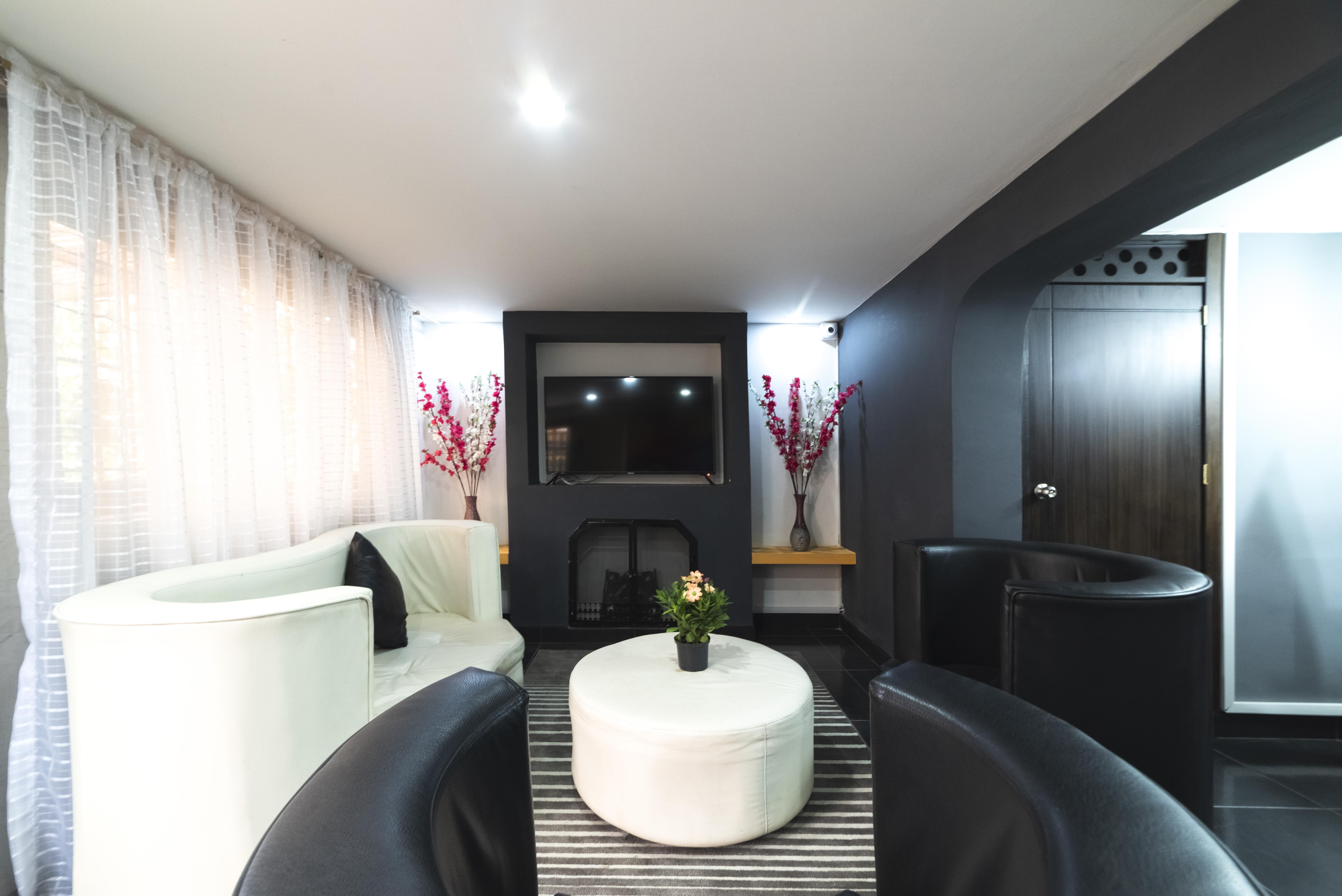 Ayenda 1045 Boutique Aeropuerto Hotel Богота Екстериор снимка